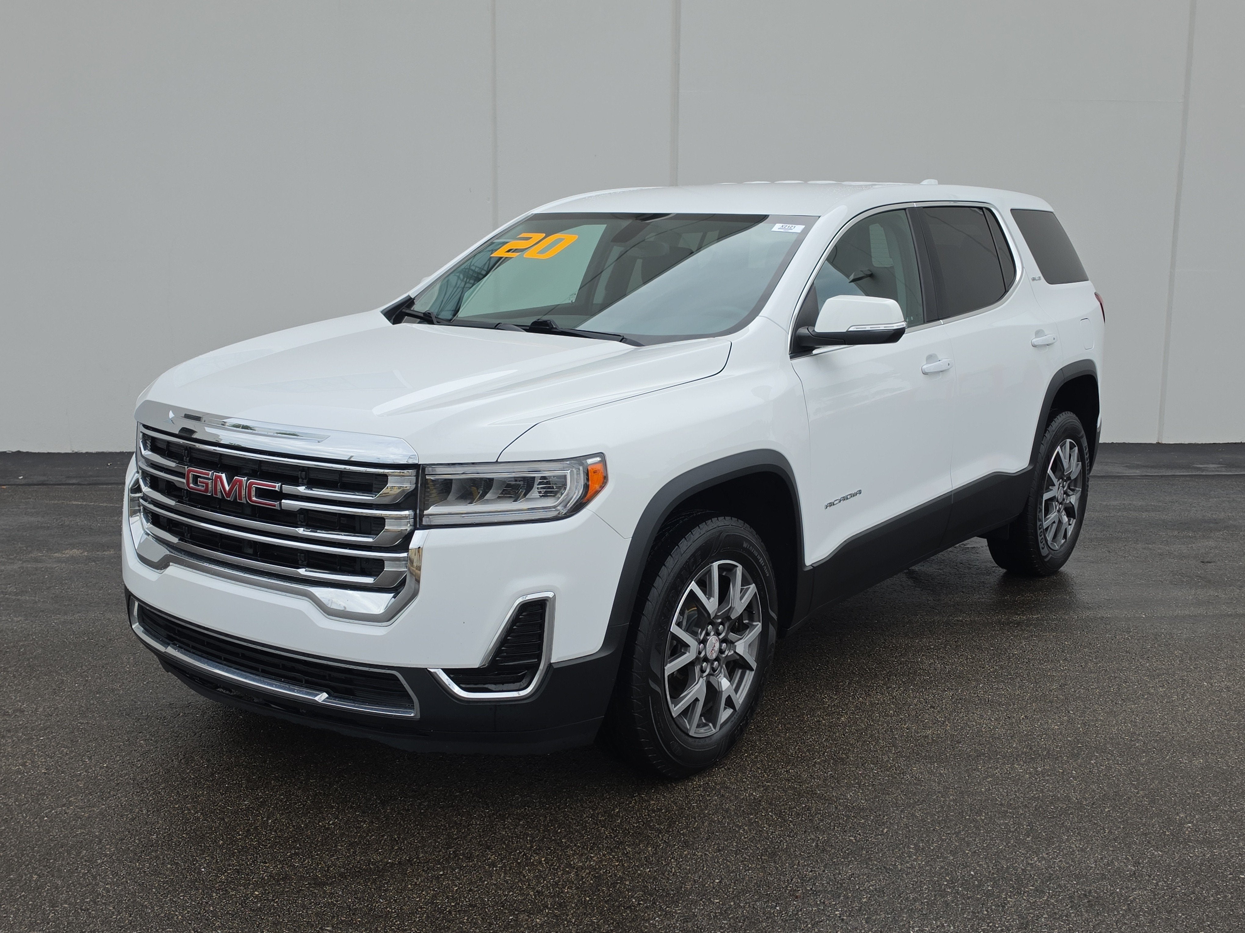 2020 GMC Acadia SLE in Summit White — front three-quarter view