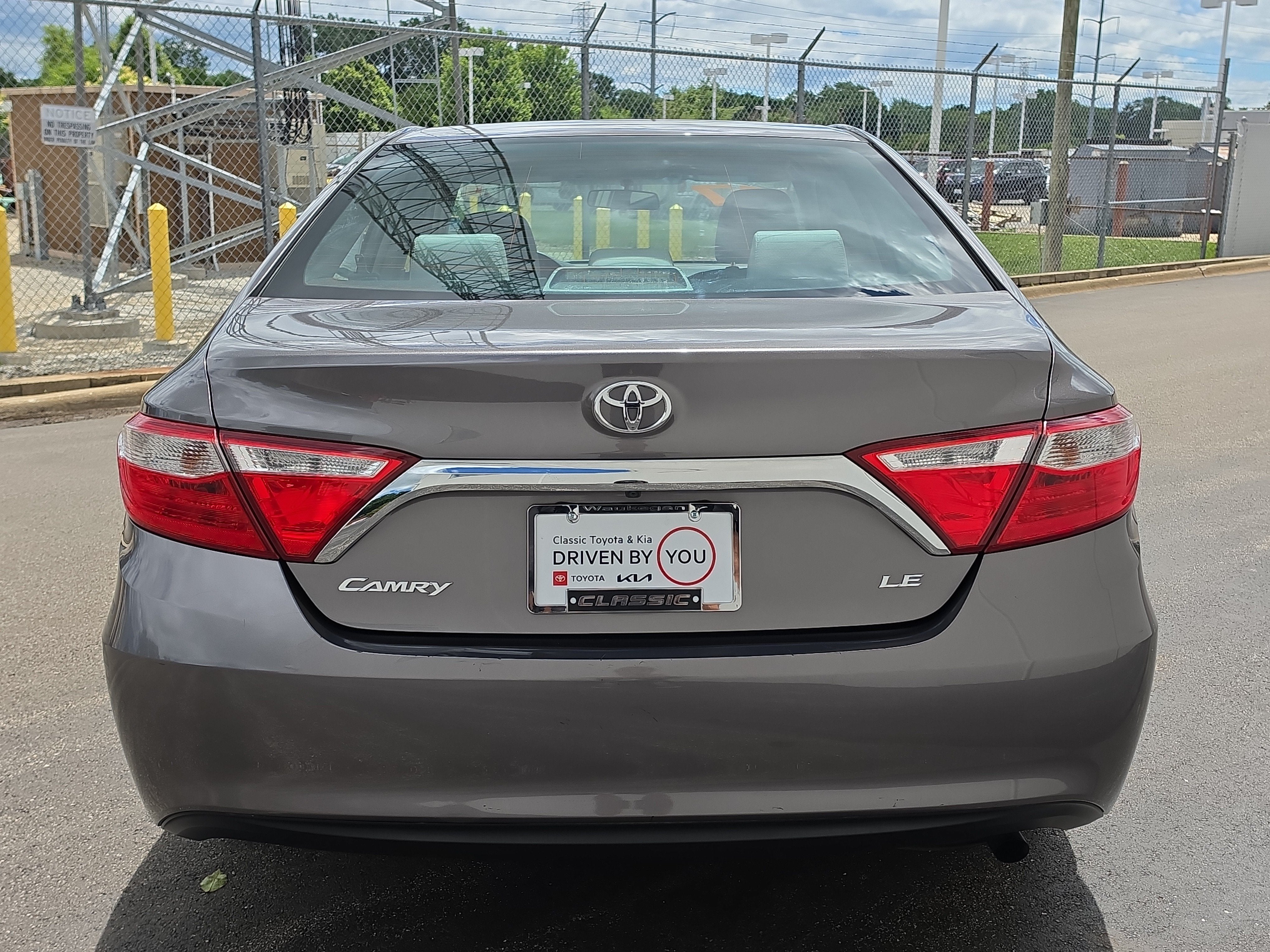 2017 Toyota Camry — detail view